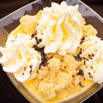 Ninho de Merengue com Calda de Abacaxi