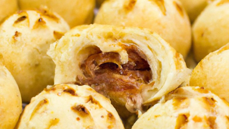 Receita de Pãezinhos sovados recheados com queijo