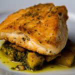 Pargo Recheado com Croutons e Ervas