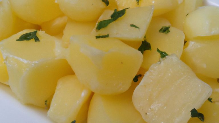 Receita de Salada de Batatas à Francesa