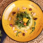 Salada de Cuscuz Marroquino com Damascos, Amêndoas, Ervas e Rúcula