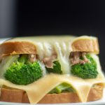 Sanduíche de Chester com Brócolis