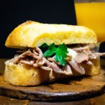 Sanduíche de Lombo Defumado com Cogumelo e Alcaparra