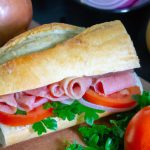 Sanduíche de Mortadela à Vinagrete