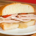 Sanduíche de Peito de Frango com Requeijão