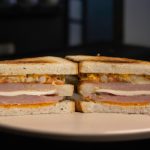 Sanduíche de Peito de Peru com Ovos