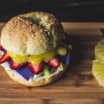 Sanduíche de Peru com Frutas e Requeijão