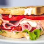 Sanduíche de Peru com Geléia de Morango