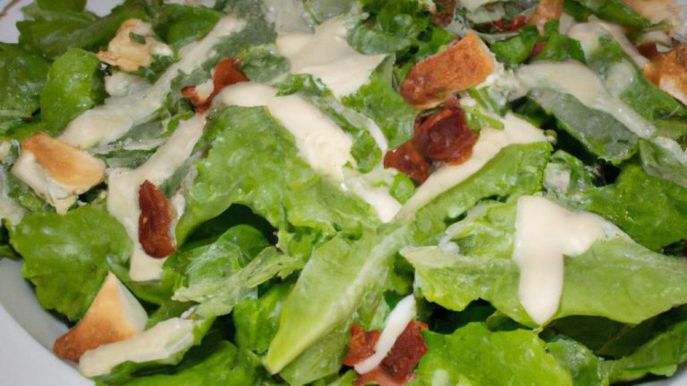 Salada Caesar caseira com frango