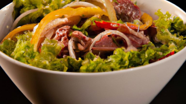 Salada com carne de porco
