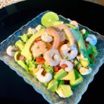 Salada de abacate e camarão especial