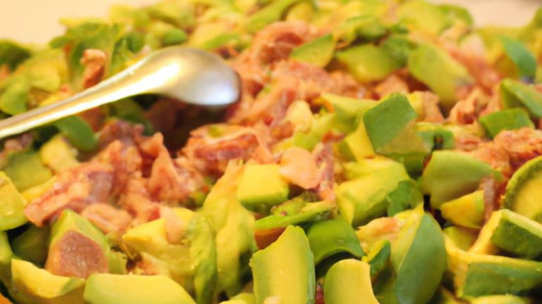 Salada de abacate e presunto