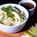 Salada de Couve com Maçã Verde e Molho de Abacaxi