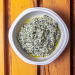 Salada de grão-de-bico com molho de tahine