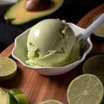 Sorvete de abacate com limão e mel