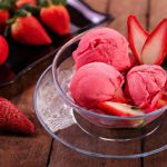 Sorvete de gelatina de morango