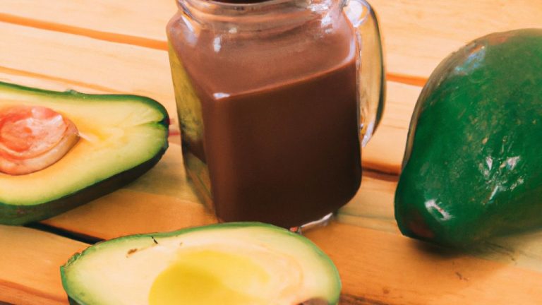 Vitamina de abacate com cacau e mel