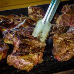 Leitoa Assada na Churrasqueira