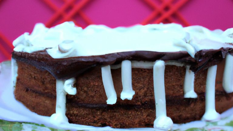 Bolo Chocolate Com Chantilly