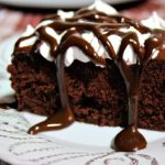 Bolo de Chocolate com Chantilly