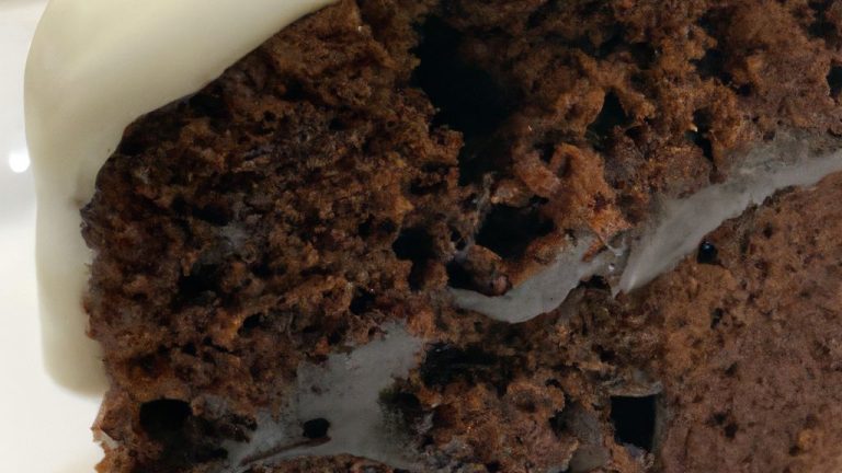 Bolo De Chocolate Com Cobertura De Chantilly