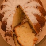 Bolo de cenoura com cobertura de chocolate