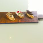 Bruschetta de Tomate e Manjericão