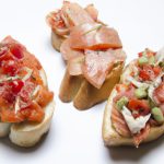 Brusqueta de Tomate e Manjericão