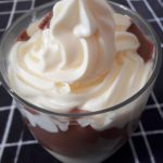Chantilly com Chocolate em Pó