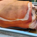 Porco Inteiro Assado na Churrasqueira