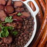 Feijão com Linguiça de Churrasco