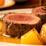 Filé Mignon Suíno Com Abacaxi No Forno