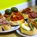 Bruschetta de Tomate e Manjericão