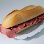 Lanche de Salame na Baguete