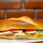 Sanduíche de Frango com Cream Cheese