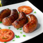 Linguiça Toscana Frita Com Cebola E Tomate