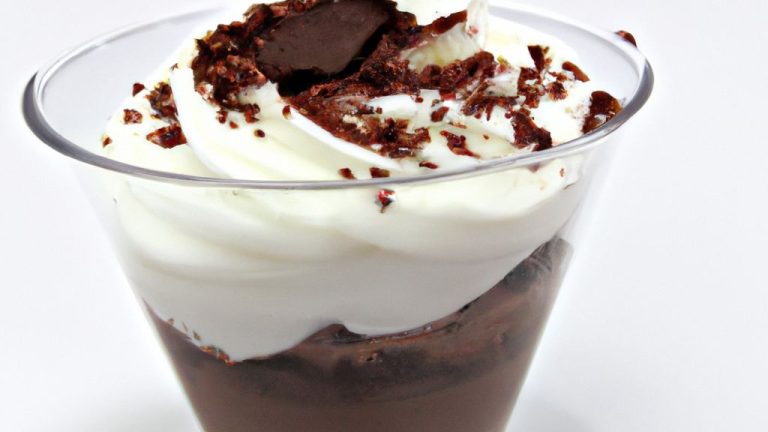 Mousse De Chocolate Com Chantilly