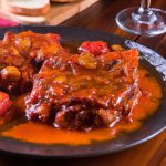 Bisteca de Porco com Molho de Tomate