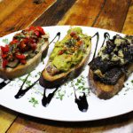 Bruschetta de Tomate e Manjericão