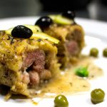 Rocambole de Carne Moída com Creme de Cebola