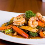 Camarão Com Legumes Salteados