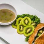 Acelga À Milanesa ao Molho de Kiwi