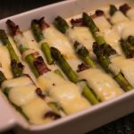 Receita de Aspargos no Forno com Presunto e Queijo