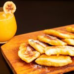 Banana Frita com Suco de Laranja