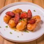 Batata Assada Recheada com Salsicha