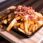 Batata Frita Com Queijo E Bacon