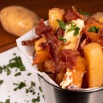 Batata Frita no Forno com Queijo e Bacon