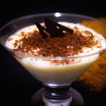 Bolo de chocolate com cobertura de brigadeiro