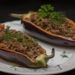 Berinjela Recheada com Carne Moída
