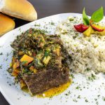 Bife a Cavalo com Molho Crioulo